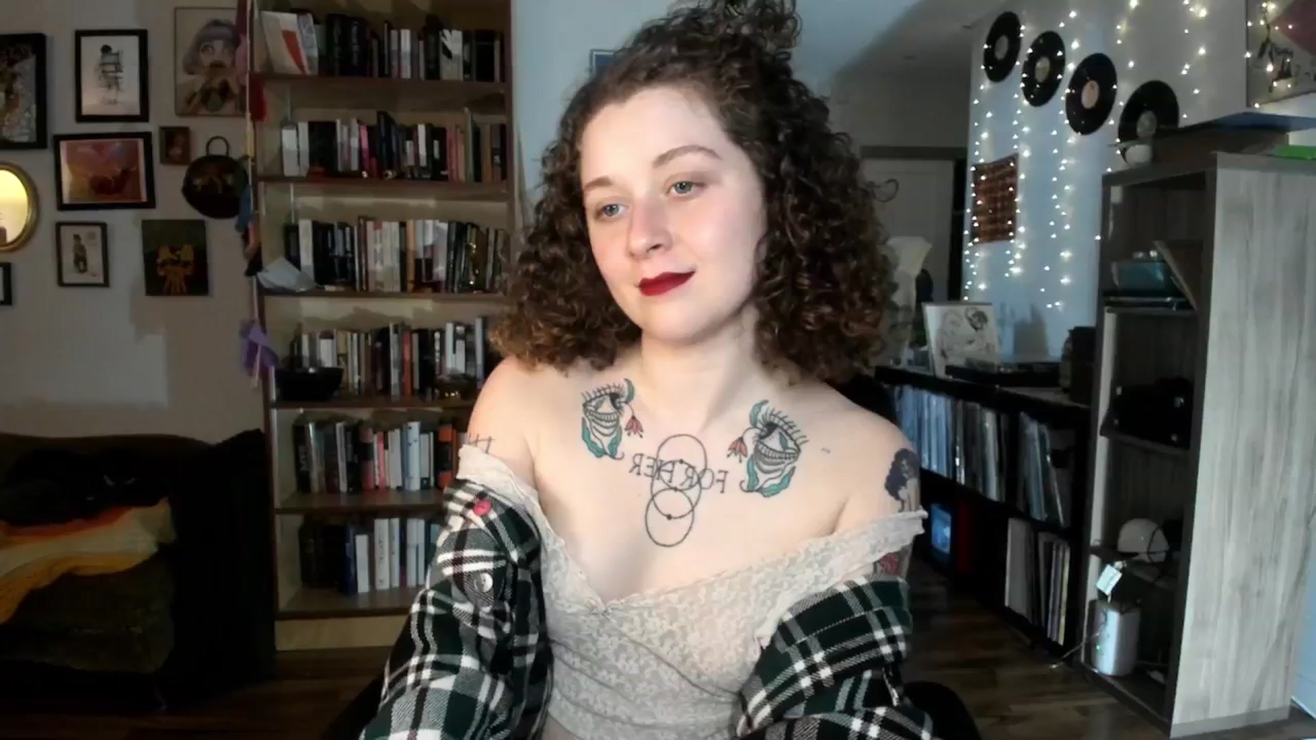 Gallery image thumbnail from PeachyQueen_'s myfreecams stream on, 12/02/2024, 21:33 image 6 of 20
