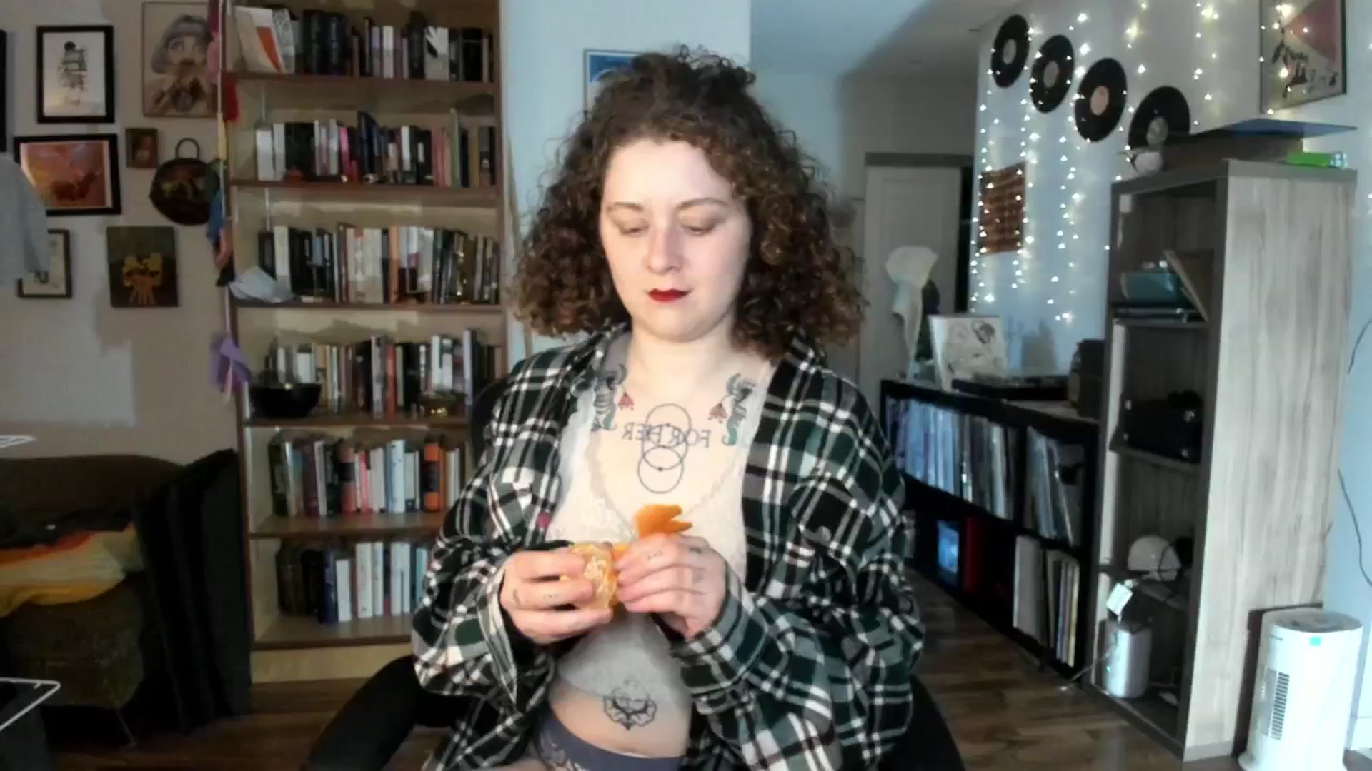 Gallery image thumbnail from PeachyQueen_'s myfreecams stream on, 12/02/2024, 21:33 image 1 of 20