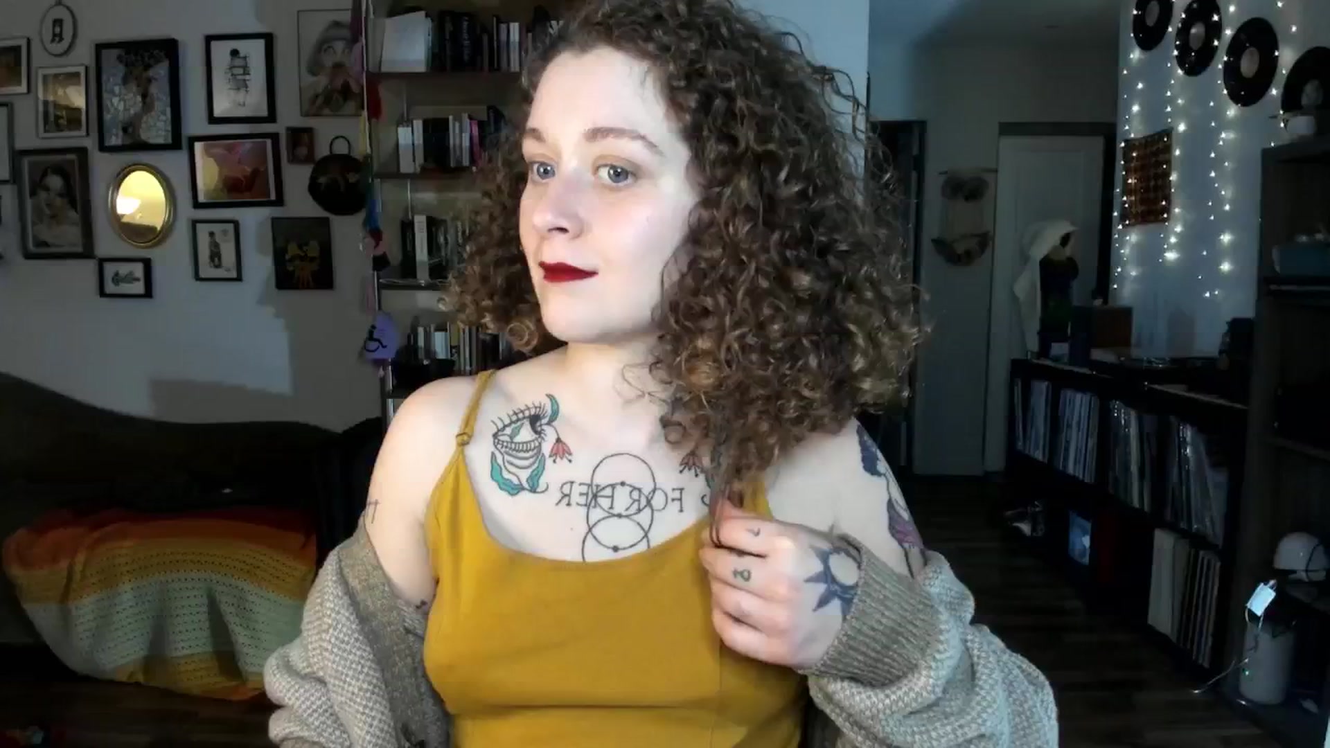 Gallery image thumbnail from PeachyQueen_'s myfreecams stream on, 12/04/2024, 21:44 image 4 of 20