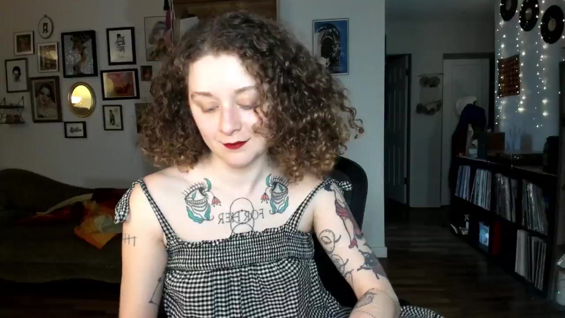 Gallery image thumbnail from PeachyQueen_'s myfreecams stream on, 12/06/2024, 22:05 image 1 of 20