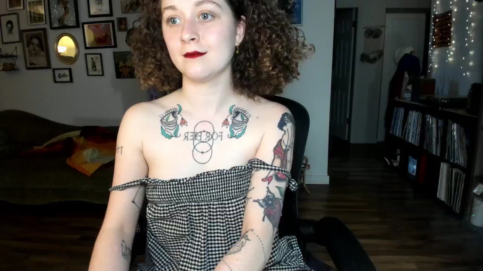 Gallery image thumbnail from PeachyQueen_'s myfreecams stream on, 12/06/2024, 22:05 image 6 of 20