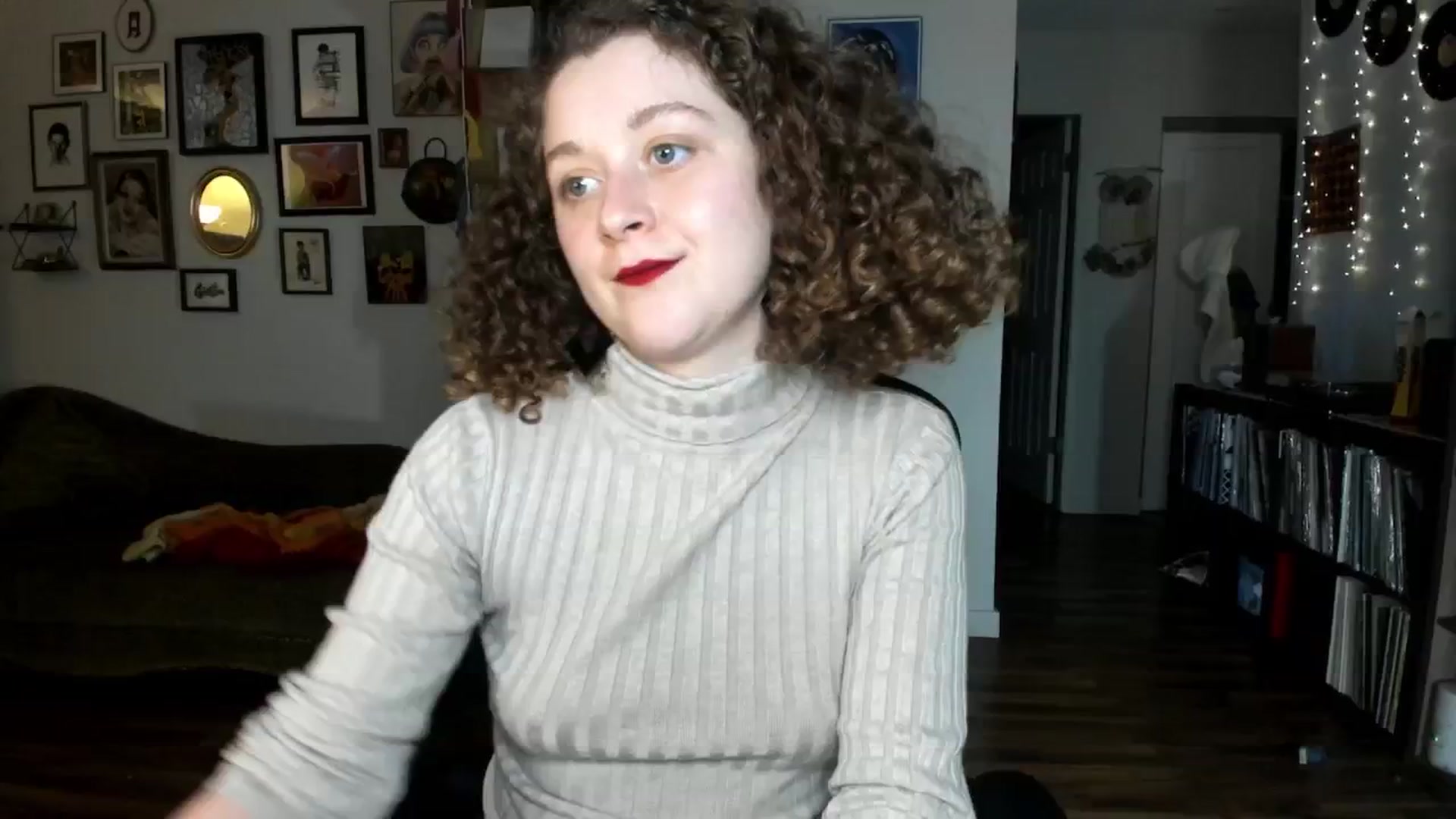Gallery image thumbnail from PeachyQueen_'s myfreecams stream on, 12/10/2024, 22:27 image 16 of 20