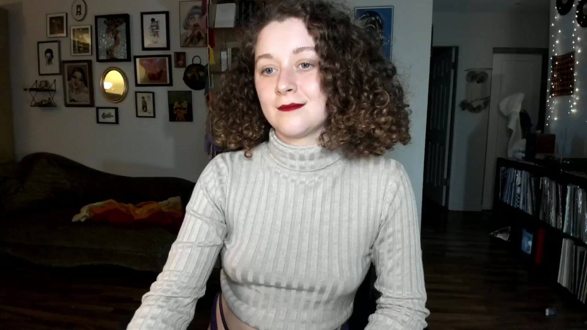 Gallery image thumbnail from PeachyQueen_'s myfreecams stream on, 12/10/2024, 22:27 image 11 of 20