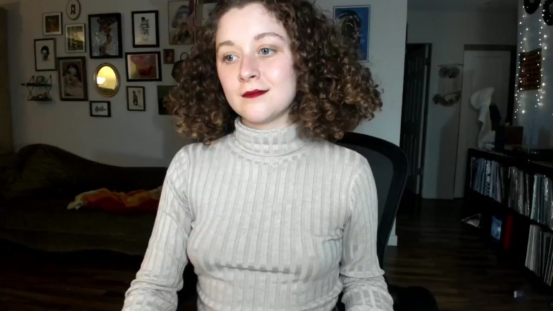 Gallery image thumbnail from PeachyQueen_'s myfreecams stream on, 12/10/2024, 22:27 image 9 of 20