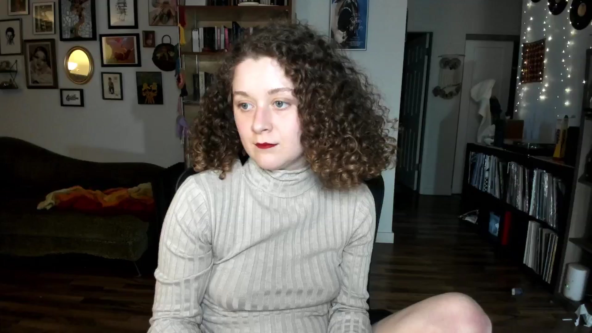 Gallery image thumbnail from PeachyQueen_'s myfreecams stream on, 12/10/2024, 22:27 image 2 of 20