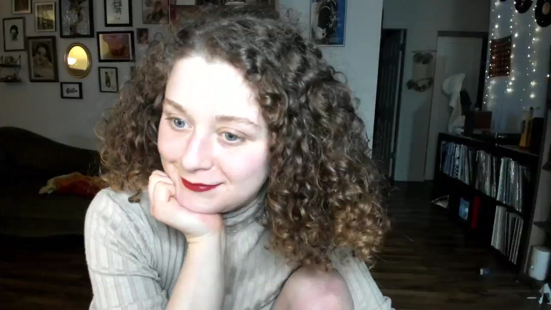 Gallery image thumbnail from PeachyQueen_'s myfreecams stream on, 12/10/2024, 22:27 image 7 of 20