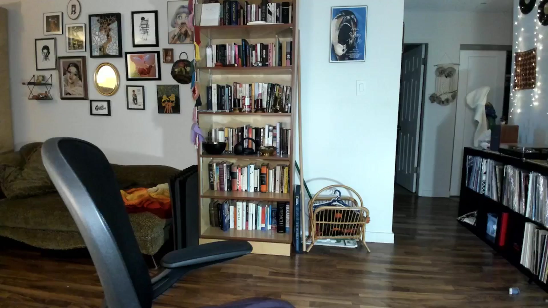 Gallery image thumbnail from PeachyQueen_'s myfreecams stream on, 12/10/2024, 22:27 image 14 of 20