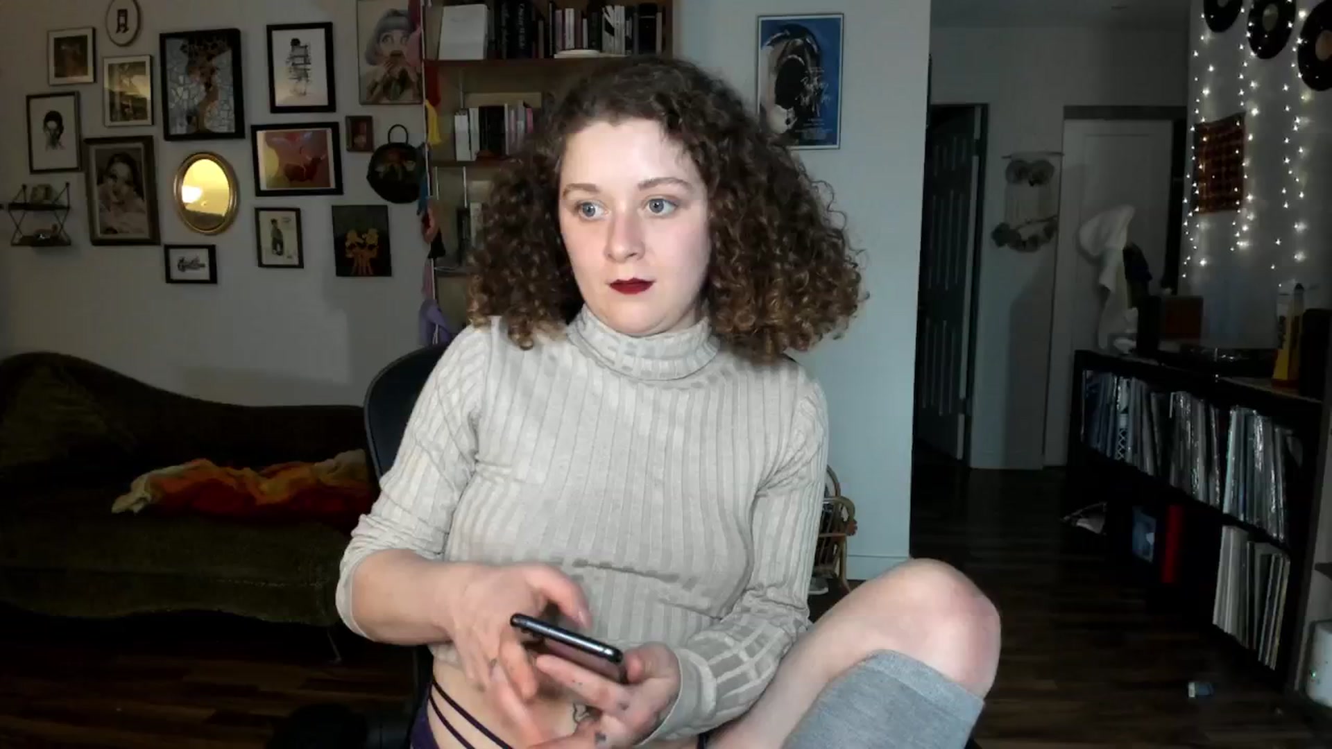 Gallery image thumbnail from PeachyQueen_'s myfreecams stream on, 12/10/2024, 22:27 image 19 of 20