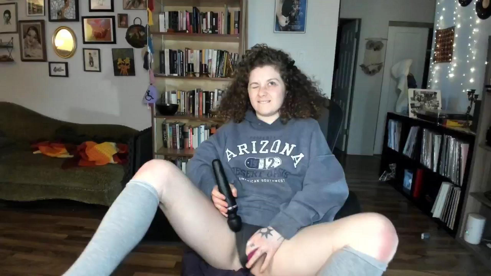 Gallery image thumbnail from PeachyQueen_'s myfreecams stream on, 12/11/2024, 22:16 image 8 of 20