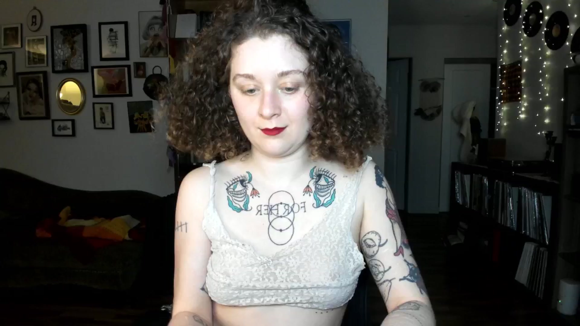 Gallery image thumbnail from PeachyQueen_'s myfreecams stream on, 12/13/2024, 22:14 image 11 of 20