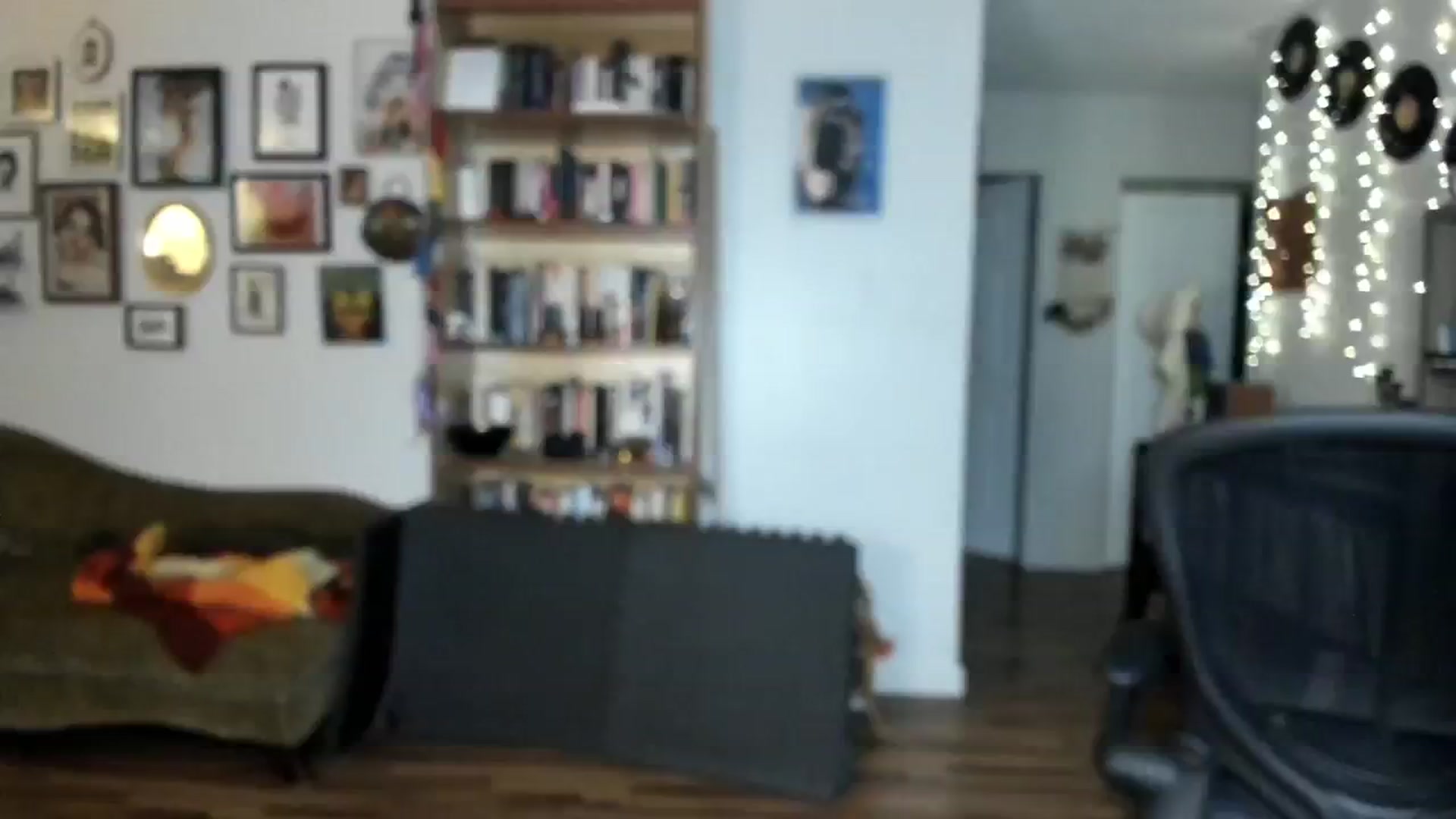Gallery image thumbnail from PeachyQueen_'s myfreecams stream on, 12/13/2024, 22:14 image 19 of 20