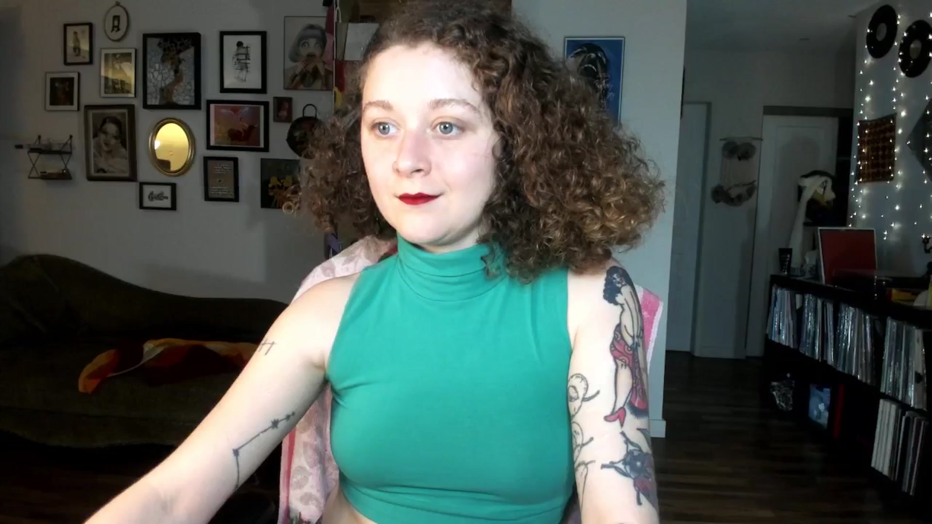 Gallery image thumbnail from PeachyQueen_'s myfreecams stream on, 12/27/2024, 19:25 image 3 of 20