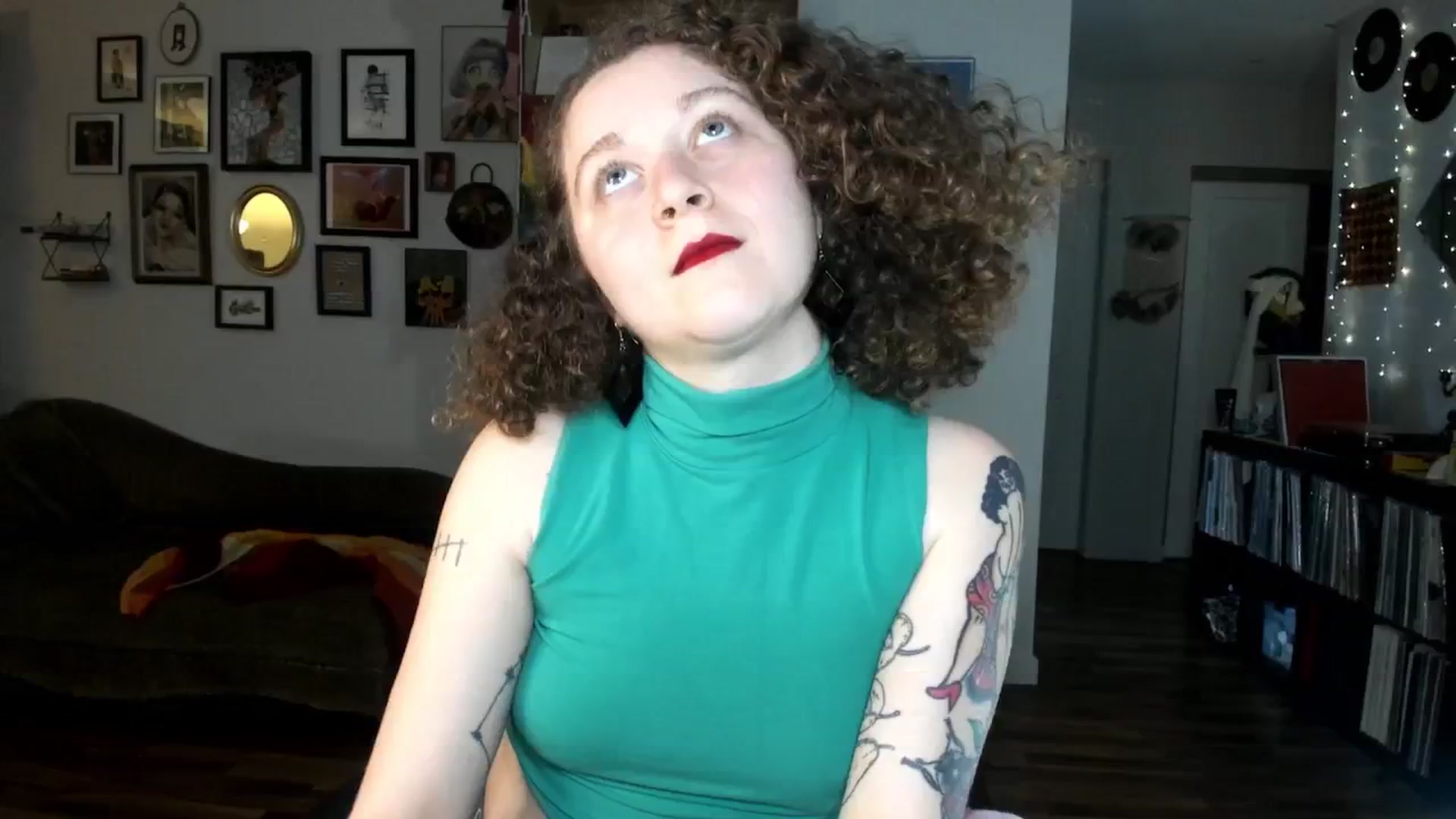 Gallery image thumbnail from PeachyQueen_'s myfreecams stream on, 12/27/2024, 19:25 image 18 of 20