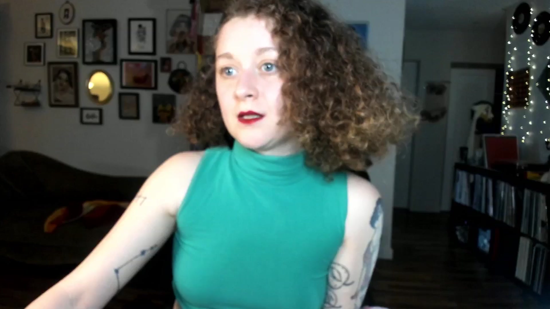 Gallery image thumbnail from PeachyQueen_'s myfreecams stream on, 12/27/2024, 19:25 image 19 of 20