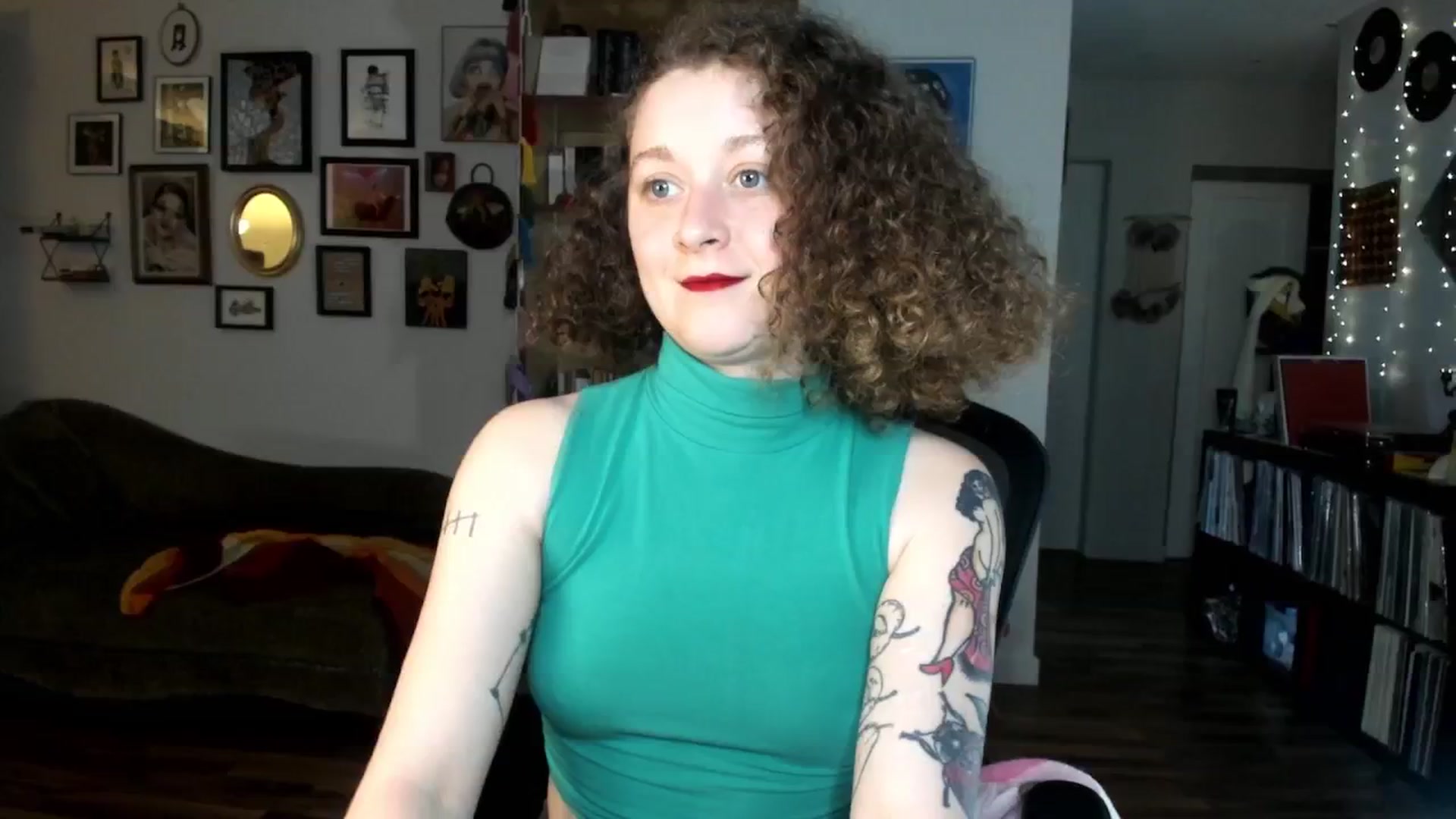 Gallery image thumbnail from PeachyQueen_'s myfreecams stream on, 12/27/2024, 19:25 image 9 of 20