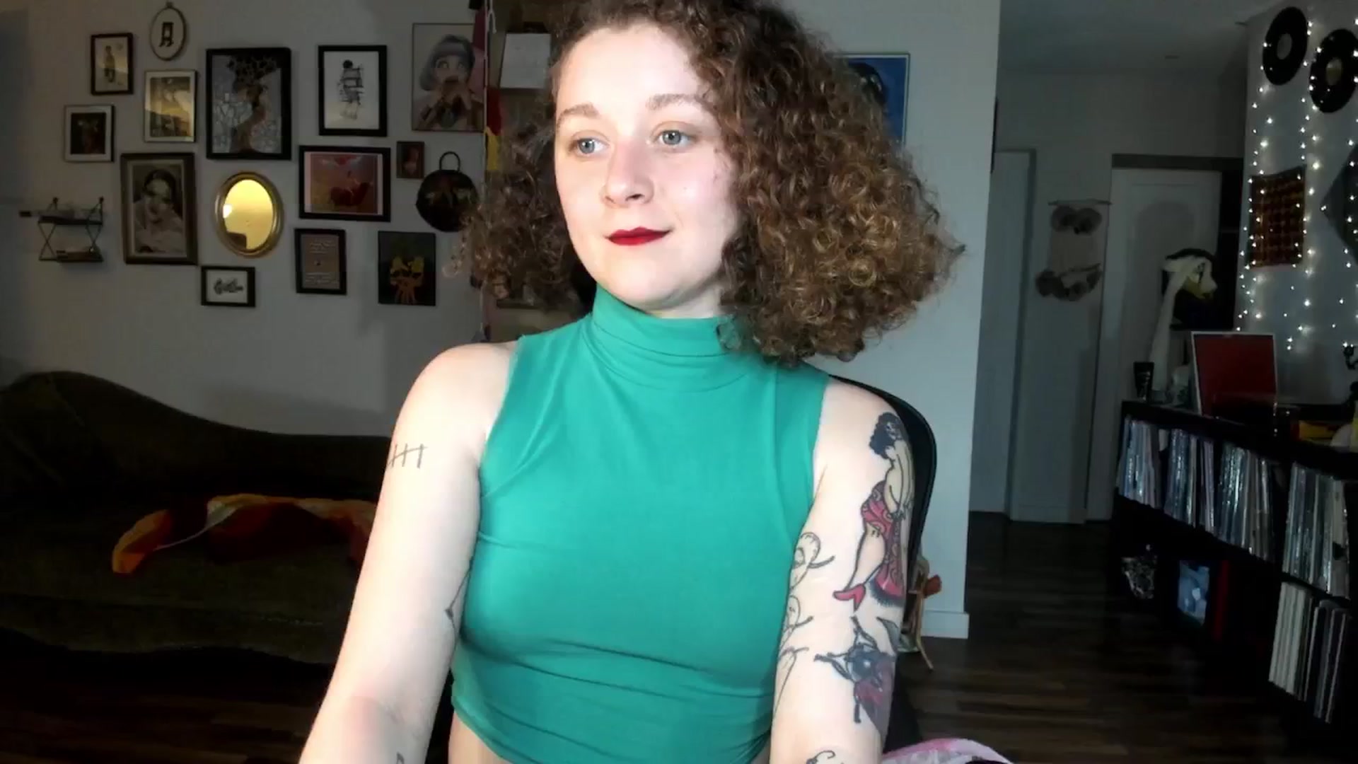 Gallery image thumbnail from PeachyQueen_'s myfreecams stream on, 12/27/2024, 19:25 image 7 of 20