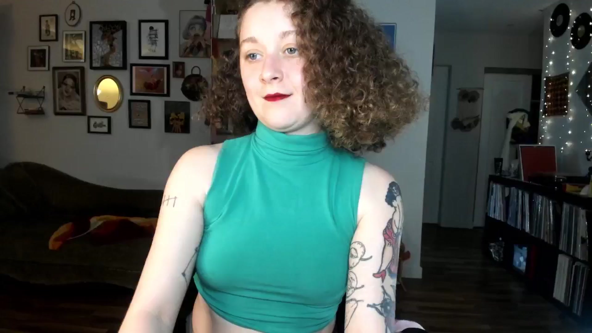 Gallery image thumbnail from PeachyQueen_'s myfreecams stream on, 12/27/2024, 19:25 image 15 of 20