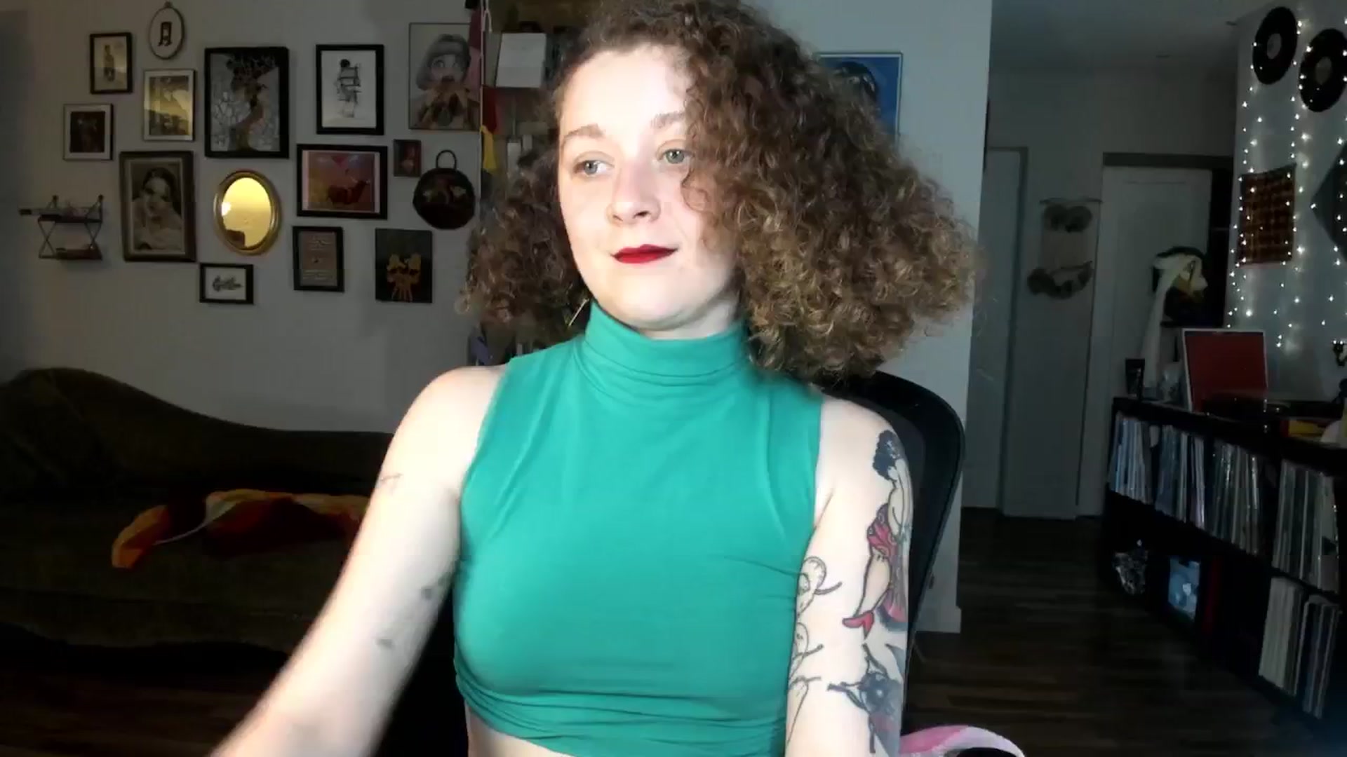 Gallery image thumbnail from PeachyQueen_'s myfreecams stream on, 12/27/2024, 19:25 image 10 of 20