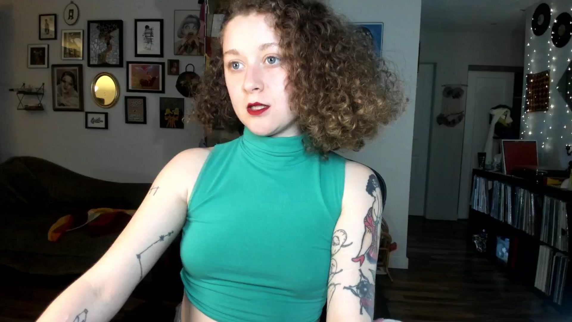 Gallery image thumbnail from PeachyQueen_'s myfreecams stream on, 12/27/2024, 19:25 image 16 of 20