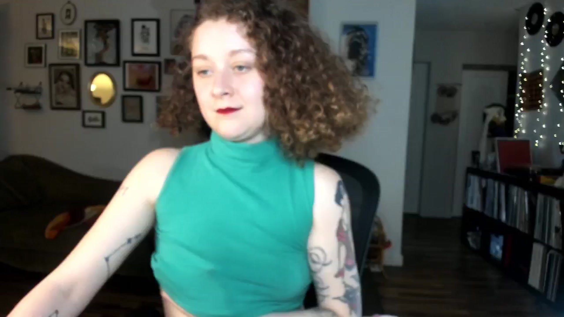 Gallery image thumbnail from PeachyQueen_'s myfreecams stream on, 12/27/2024, 19:25 image 20 of 20