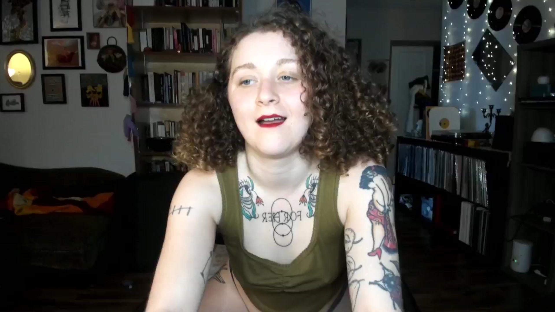 Gallery image thumbnail from PeachyQueen_'s myfreecams stream on, 12/30/2024, 20:12 image 4 of 20