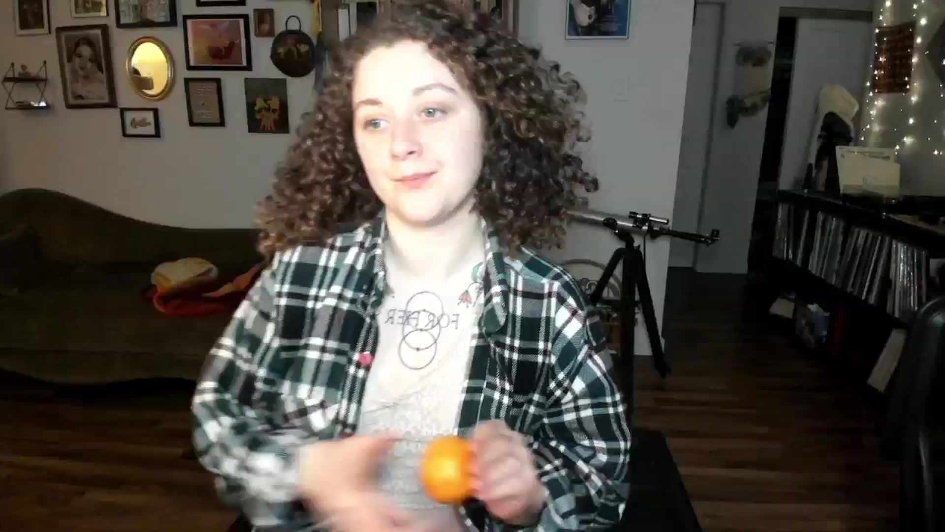 Gallery image thumbnail from PeachyQueen_'s myfreecams stream on, 01/06/2025, 20:45 image 3 of 20