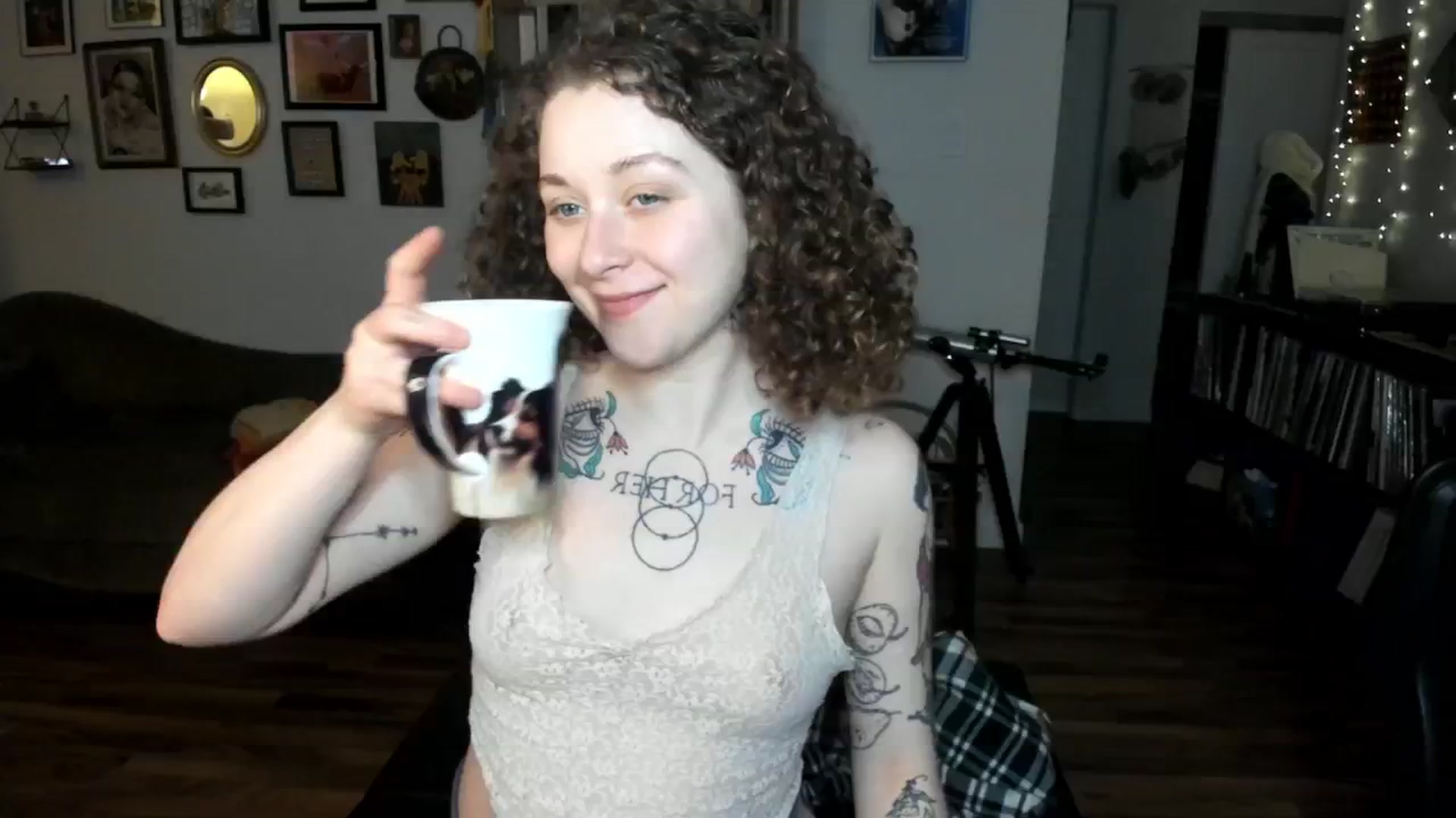 Gallery image thumbnail from PeachyQueen_'s myfreecams stream on, 01/06/2025, 20:45 image 17 of 20