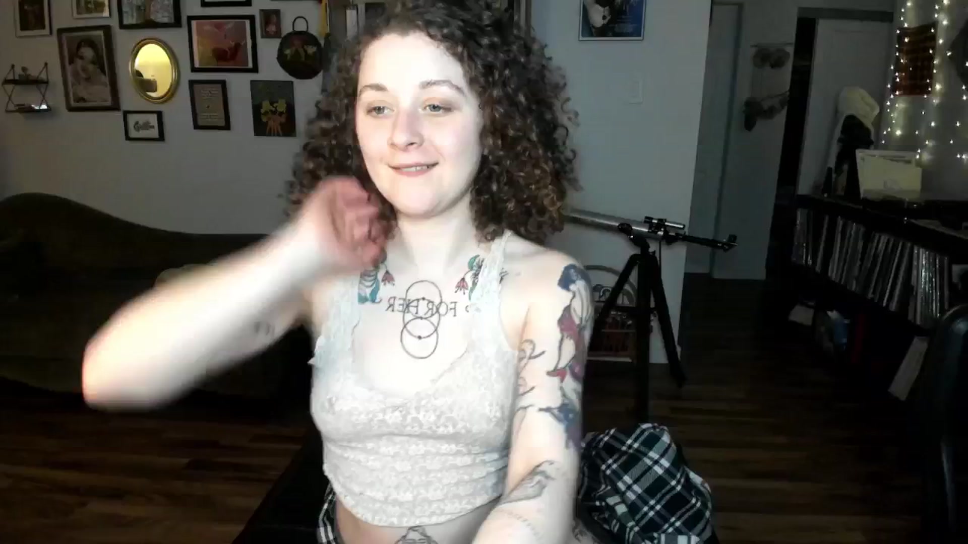Gallery image thumbnail from PeachyQueen_'s myfreecams stream on, 01/06/2025, 20:45 image 12 of 20