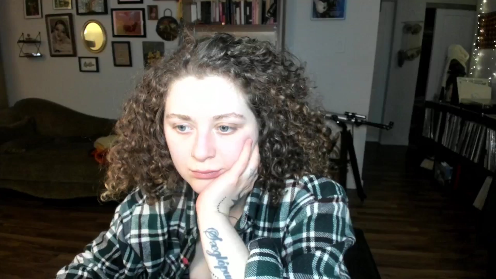 Gallery image thumbnail from PeachyQueen_'s myfreecams stream on, 01/06/2025, 22:16 image 4 of 20