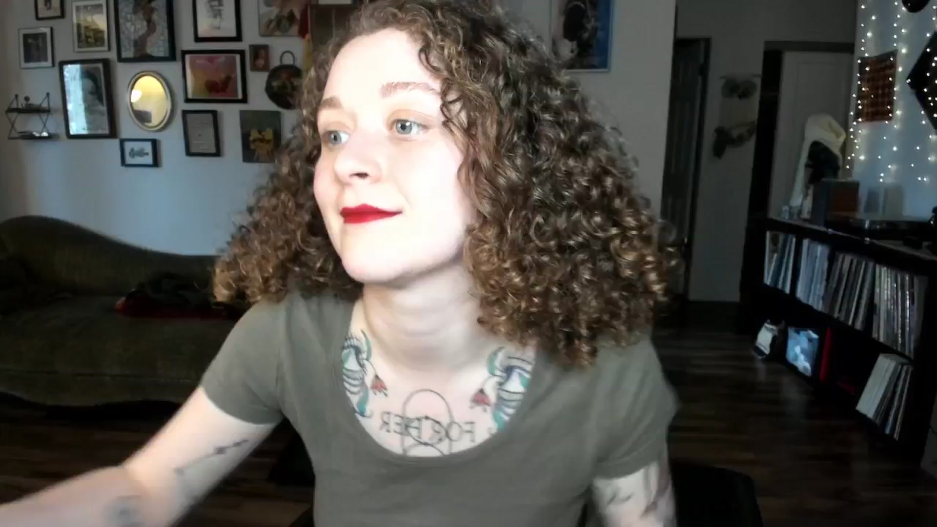 Gallery image thumbnail from PeachyQueen_'s myfreecams stream on, 01/08/2025, 19:57 image 16 of 20