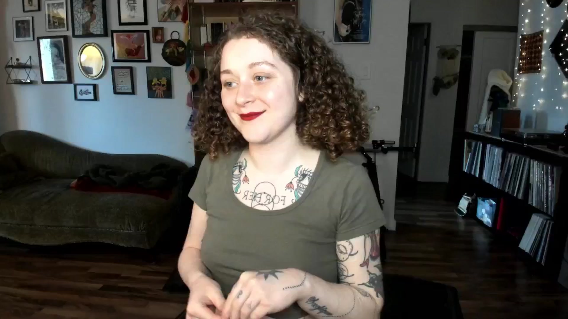 Gallery image thumbnail from PeachyQueen_'s myfreecams stream on, 01/08/2025, 19:57 image 4 of 20