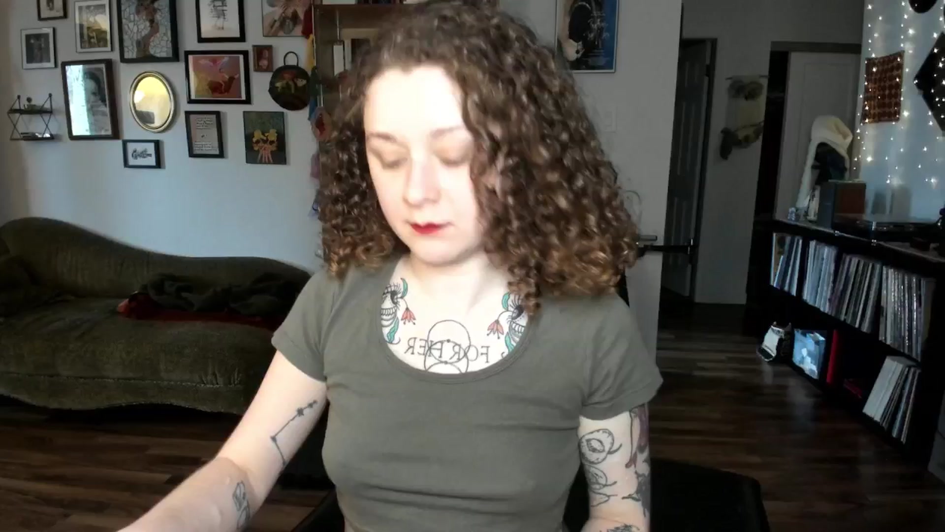 Gallery image thumbnail from PeachyQueen_'s myfreecams stream on, 01/08/2025, 19:57 image 11 of 20