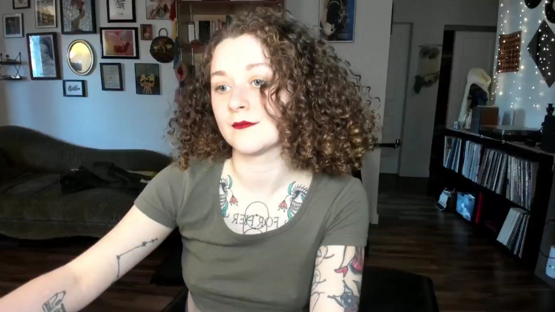 Gallery image thumbnail from PeachyQueen_'s myfreecams stream on, 01/08/2025, 21:27 image 10 of 20
