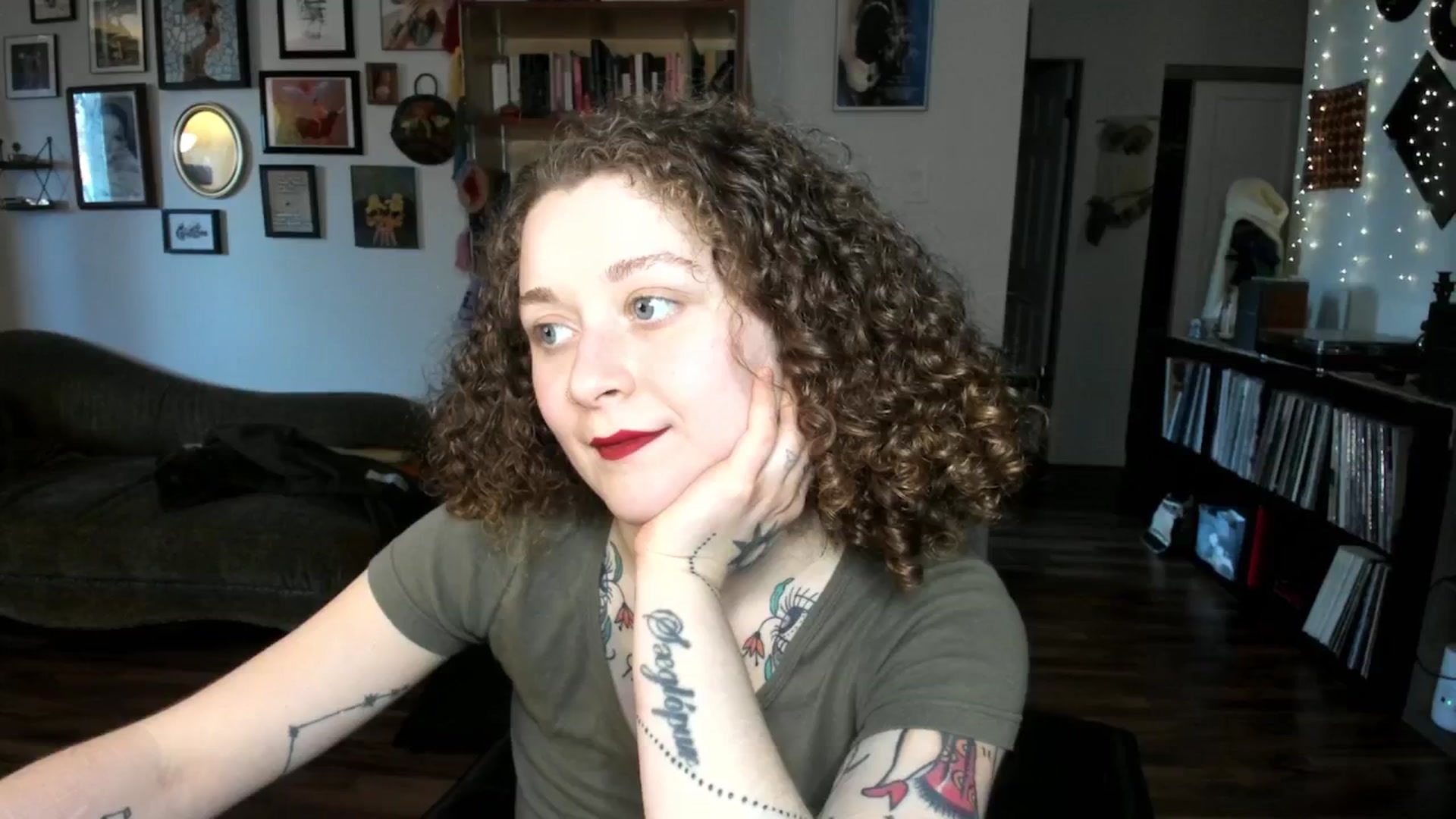 Gallery image thumbnail from PeachyQueen_'s myfreecams stream on, 01/08/2025, 21:27 image 5 of 20