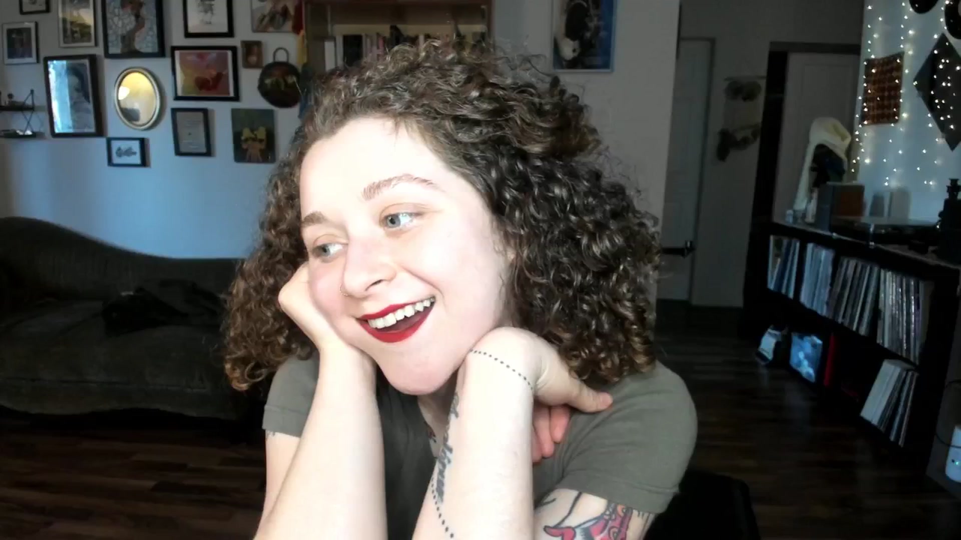 Gallery image thumbnail from PeachyQueen_'s myfreecams stream on, 01/08/2025, 21:27 image 13 of 20