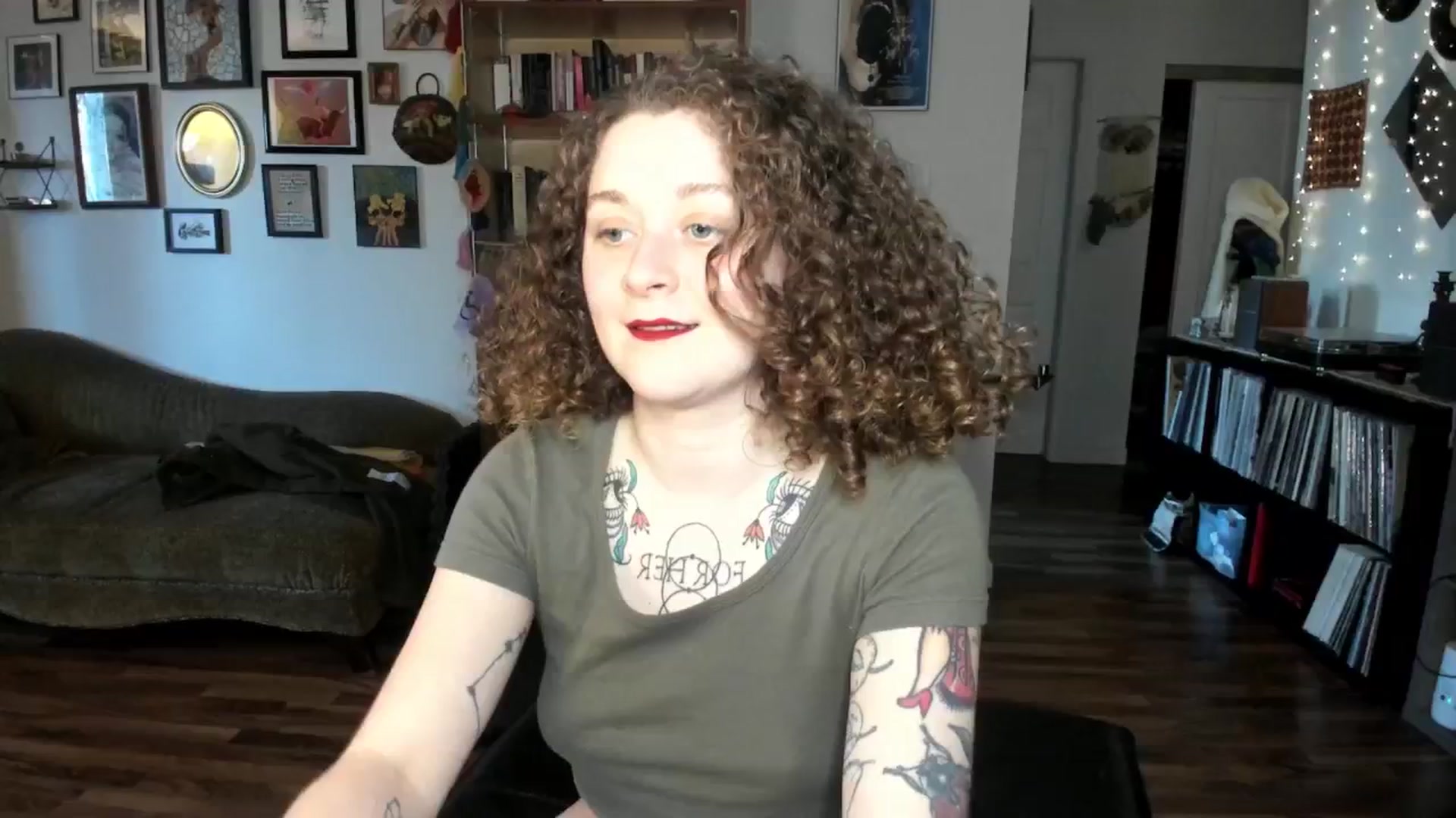 Gallery image thumbnail from PeachyQueen_'s myfreecams stream on, 01/08/2025, 21:27 image 14 of 20