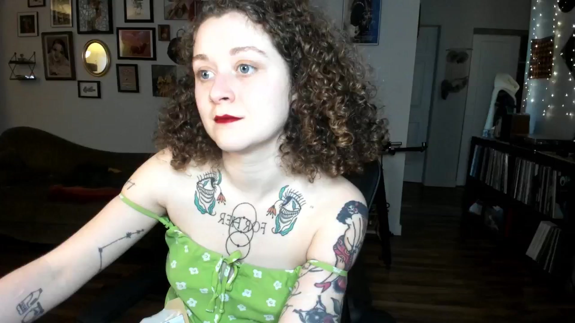 Gallery image thumbnail from PeachyQueen_'s myfreecams stream on, 01/09/2025, 22:08 image 12 of 20