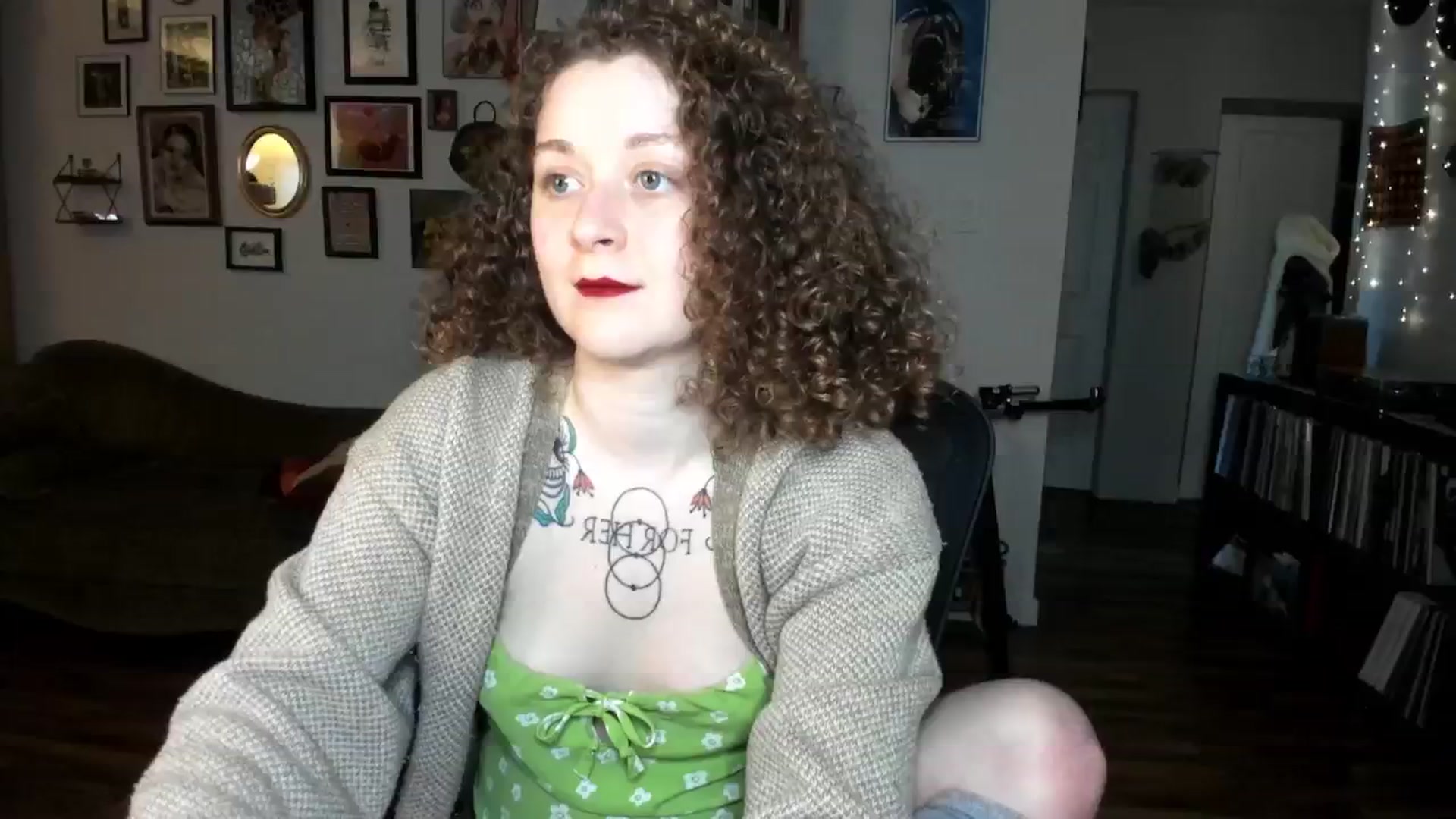 Gallery image thumbnail from PeachyQueen_'s myfreecams stream on, 01/09/2025, 22:08 image 1 of 20
