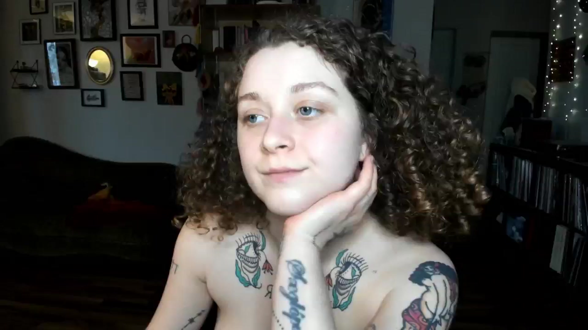Gallery image thumbnail from PeachyQueen_'s myfreecams stream on, 01/15/2025, 22:51 image 13 of 20
