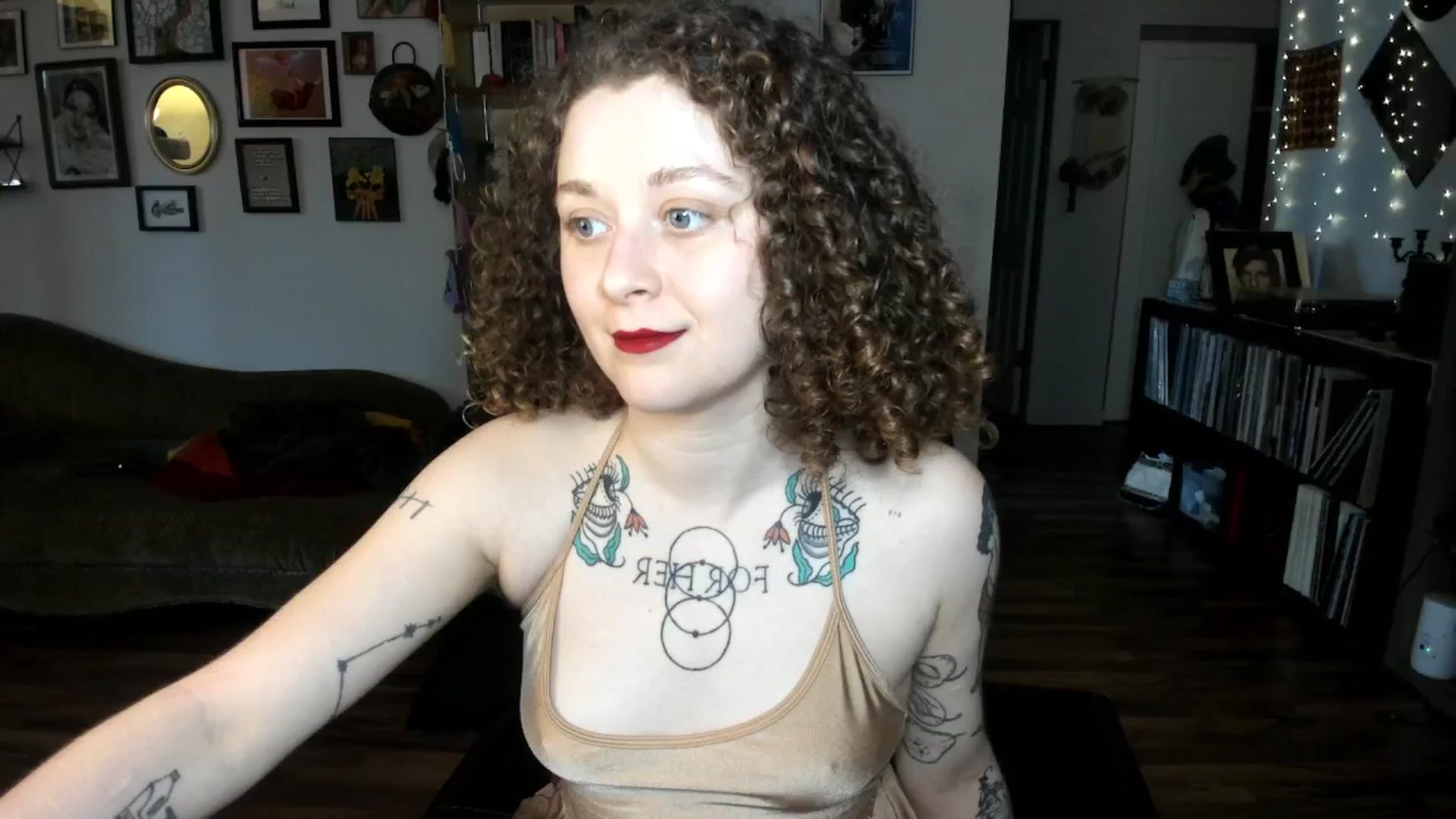 Gallery image thumbnail from PeachyQueen_'s myfreecams stream on, 01/21/2025, 22:21 image 9 of 20