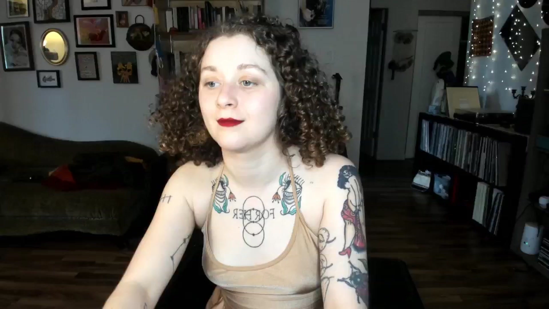 Gallery image thumbnail from PeachyQueen_'s myfreecams stream on, 01/21/2025, 22:21 image 2 of 20