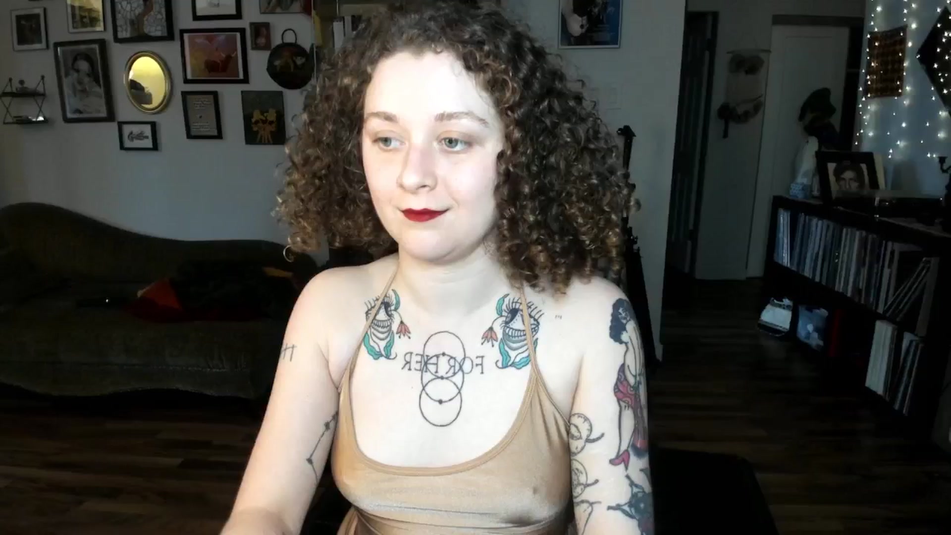 Gallery image thumbnail from PeachyQueen_'s myfreecams stream on, 01/21/2025, 22:21 image 14 of 20