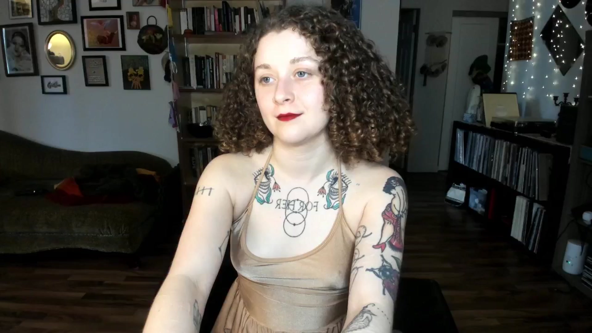 Gallery image thumbnail from PeachyQueen_'s myfreecams stream on, 01/21/2025, 22:21 image 3 of 20