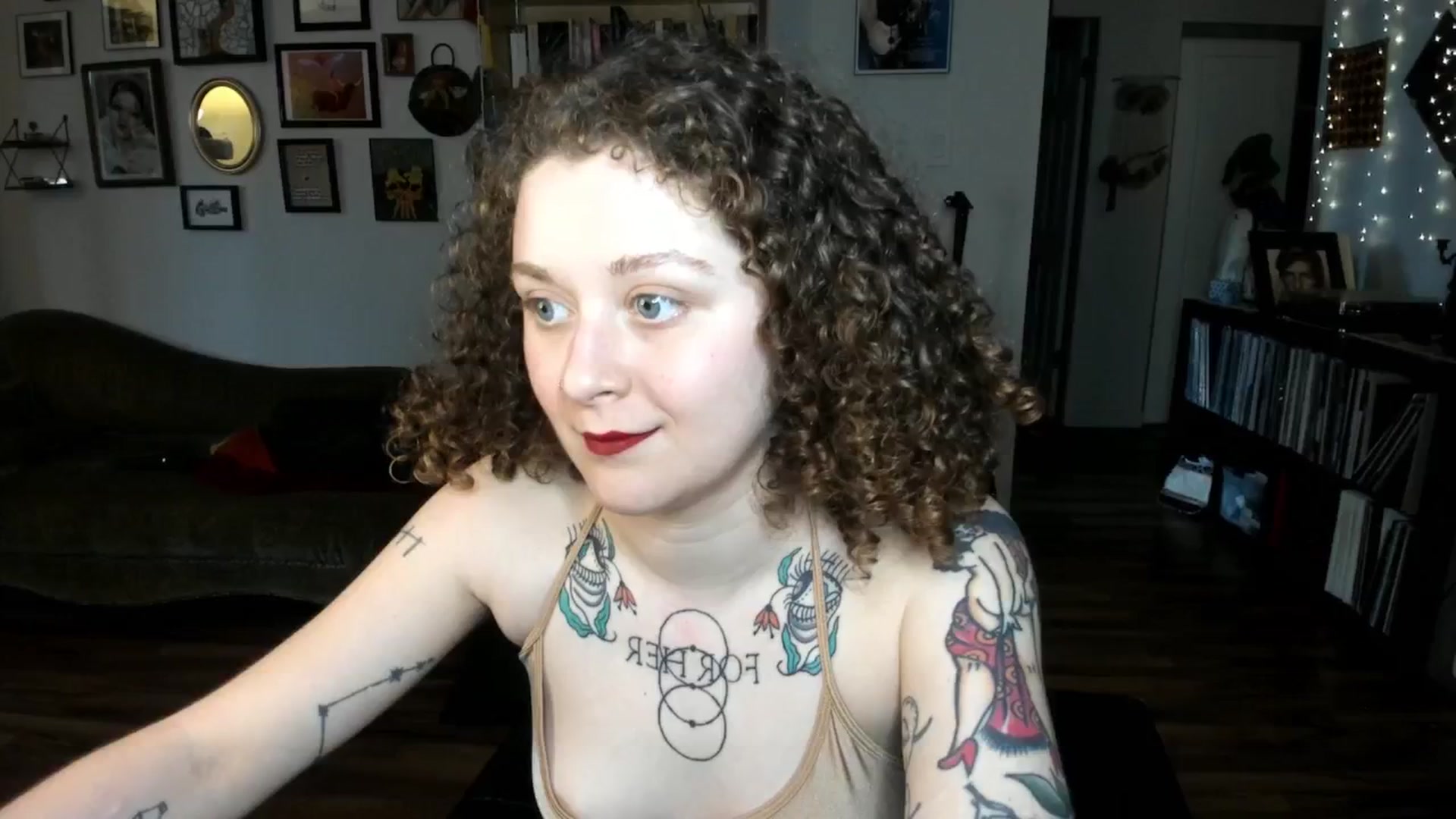 Gallery image thumbnail from PeachyQueen_'s myfreecams stream on, 01/21/2025, 22:21 image 12 of 20