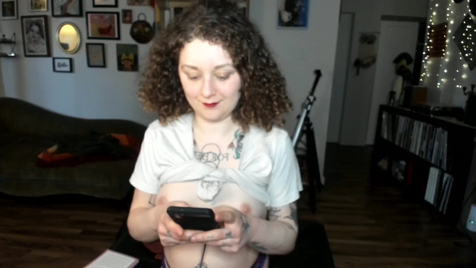 Gallery image thumbnail from PeachyQueen_'s myfreecams stream on, 01/23/2025, 21:50 image 18 of 20
