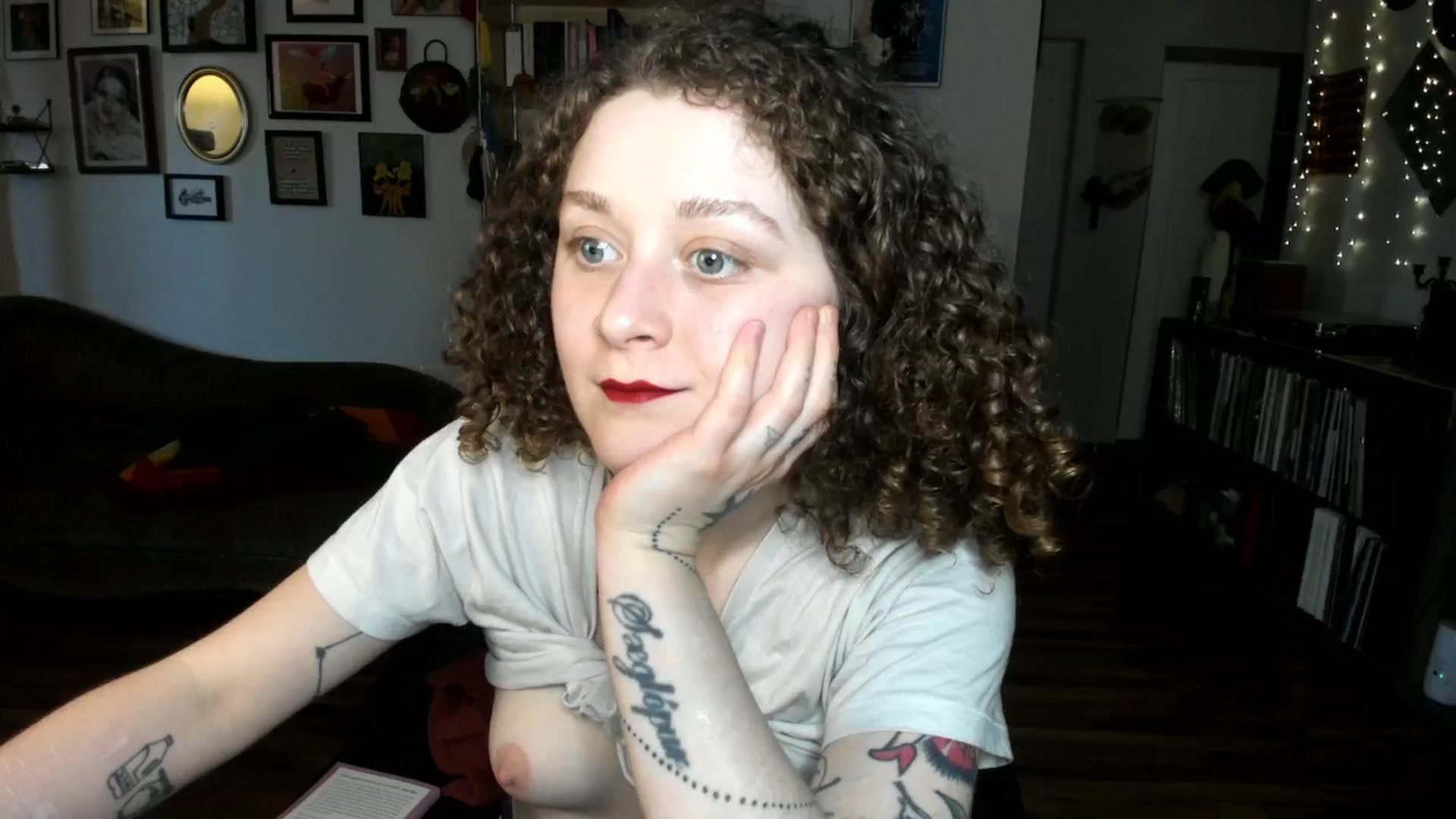 Gallery image thumbnail from PeachyQueen_'s myfreecams stream on, 01/23/2025, 21:50 image 13 of 20