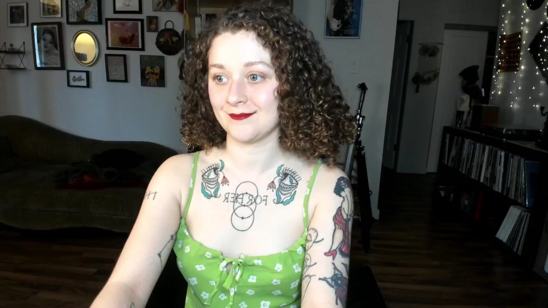 Gallery image thumbnail from PeachyQueen_'s myfreecams stream on, 01/27/2025, 22:27 image 6 of 20