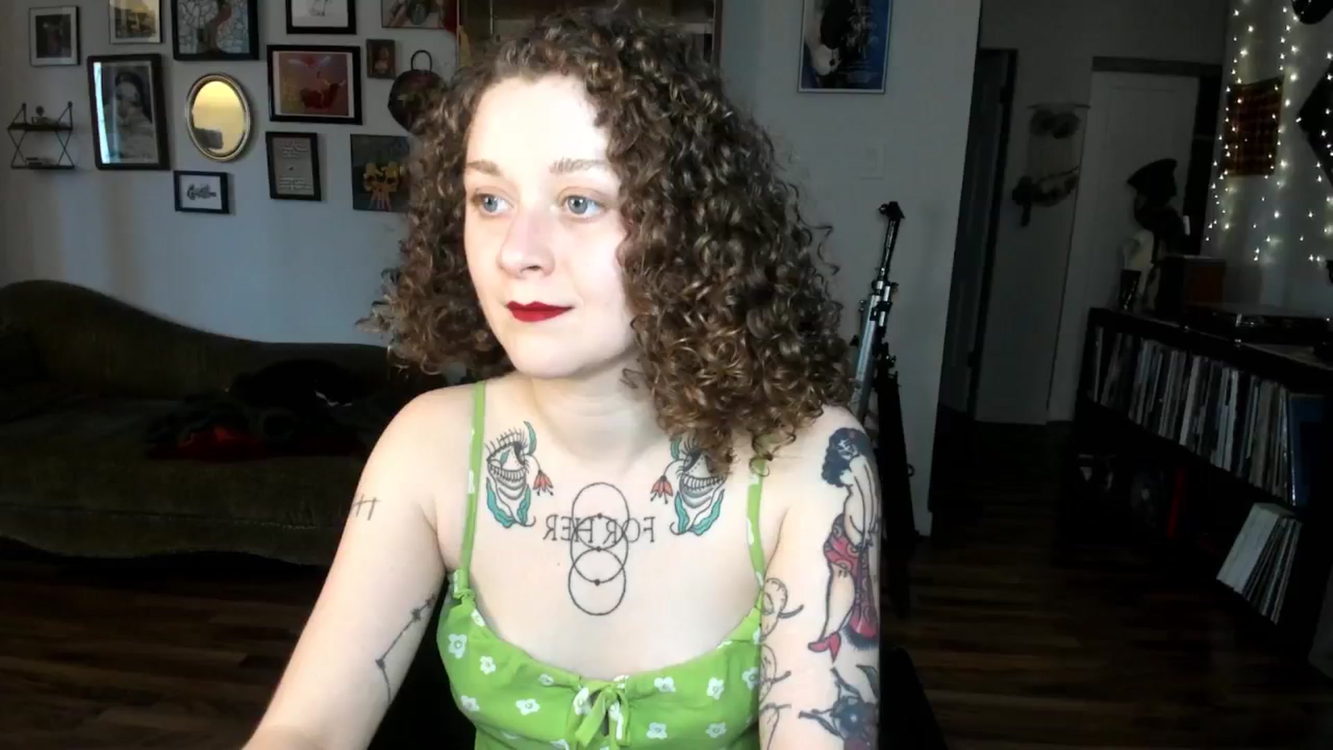 Gallery image thumbnail from PeachyQueen_'s myfreecams stream on, 01/27/2025, 22:27 image 3 of 20