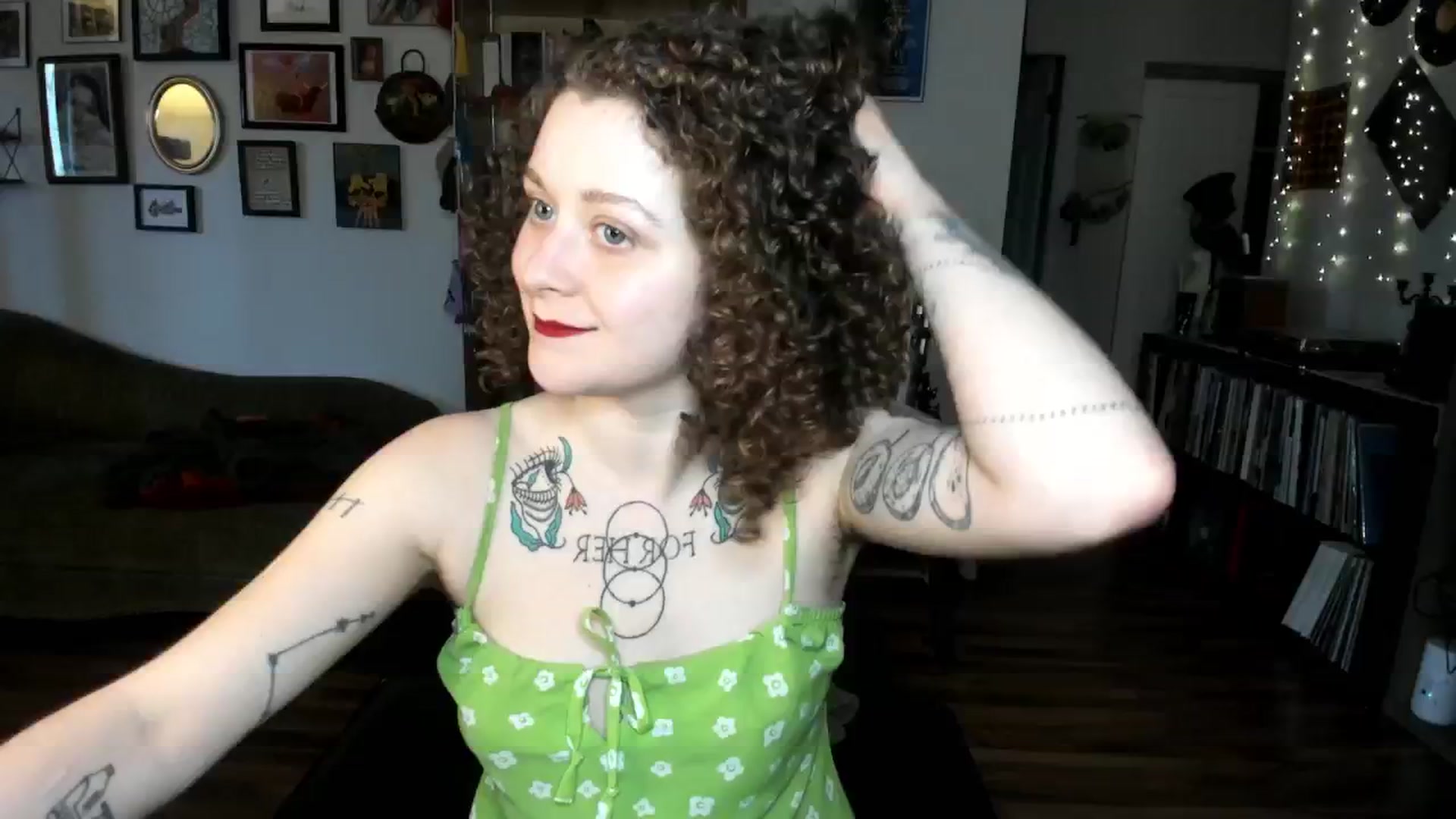 Gallery image thumbnail from PeachyQueen_'s myfreecams stream on, 01/27/2025, 22:27 image 1 of 20