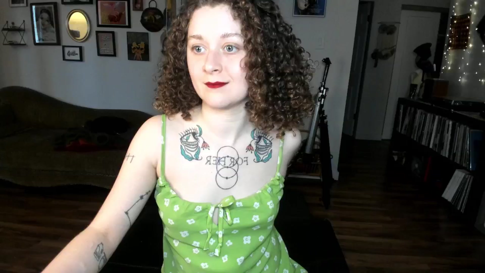 Gallery image thumbnail from PeachyQueen_'s myfreecams stream on, 01/27/2025, 22:27 image 11 of 20